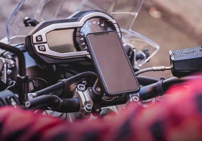 Bild: DIE BESTE iPHONE-/GALAXY-MOTORRAD-HALTERUNG FÜR TRIUMPH BONNEVILLE, TIGER XRX, SPEED TRIPLE UND SCRAMBLER